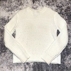 White Thick Sweater🤍